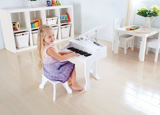 Hape Deluxe White Grand Piano | Thirty-Key Piano Toy with Stool, Electronic Keyboard Musical Toy Set for Kids 3 Years+ - Image 4