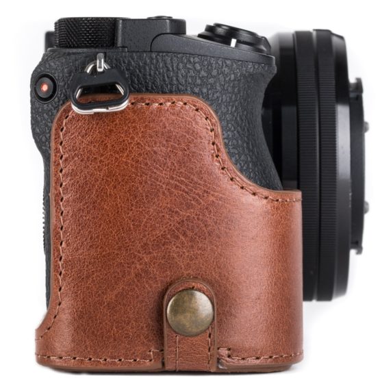 MegaGear Ever Ready Genuine Leather Camera Half Case compatible with Sony Alpha A6500 - Image 3