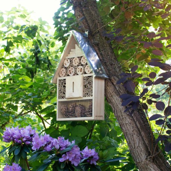 Navaris XL Wooden Insect Hotel - 23 x 40 x 7 cm - Natural Wood Insect Home - Garden Shelter Bamboo Nesting Habitat - Bees Butterflies Ladybugs Insects - Image 2