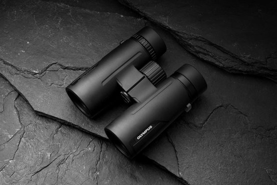 Olympus 10x42 PRO Waterproof Binoculars with Case and Strap - Image 4