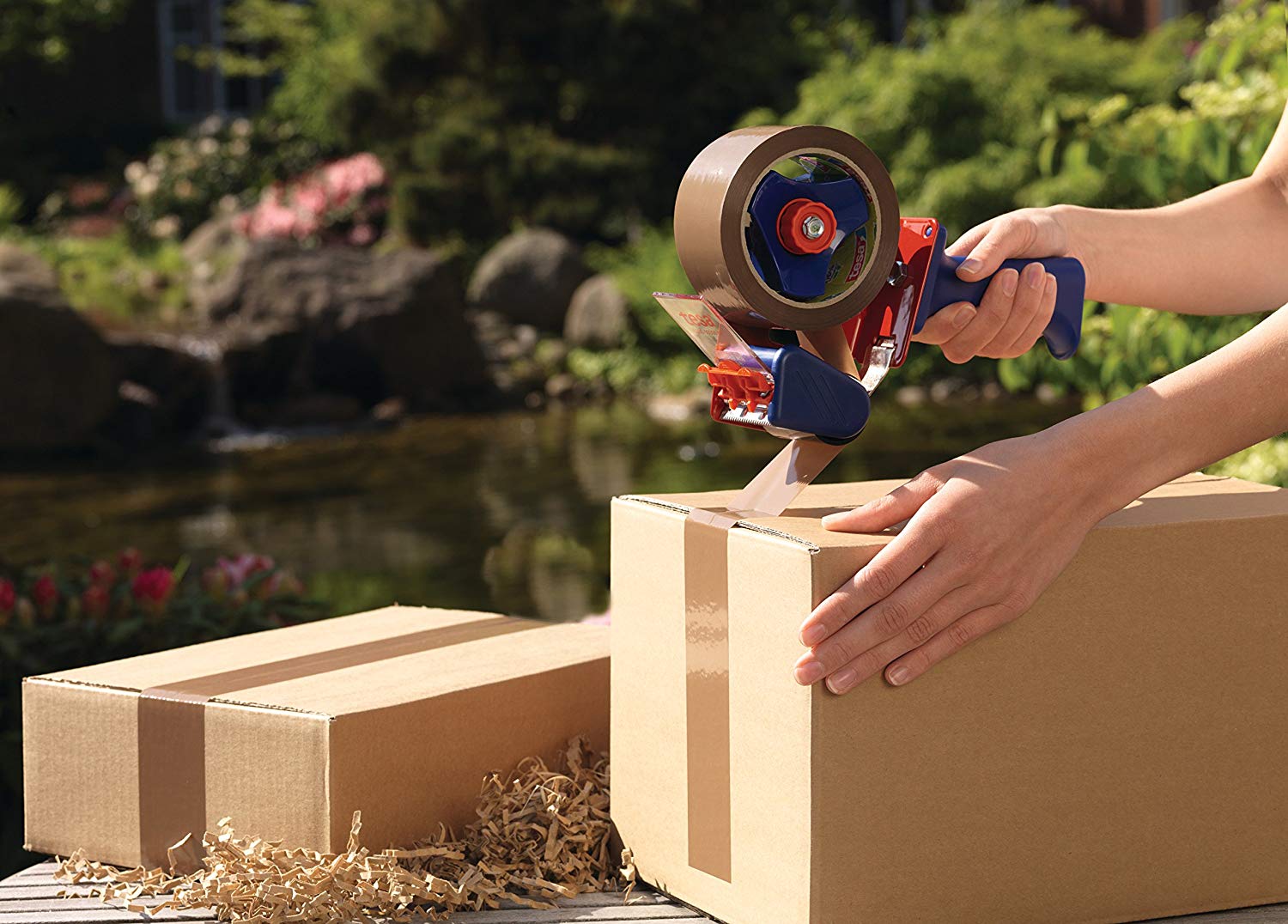 tesapack Eco & Strong, Environmentally Friendly Packing Tape Made of 100% Recycled Plastic, UV-Resistant and Age-Resistant - Image 3