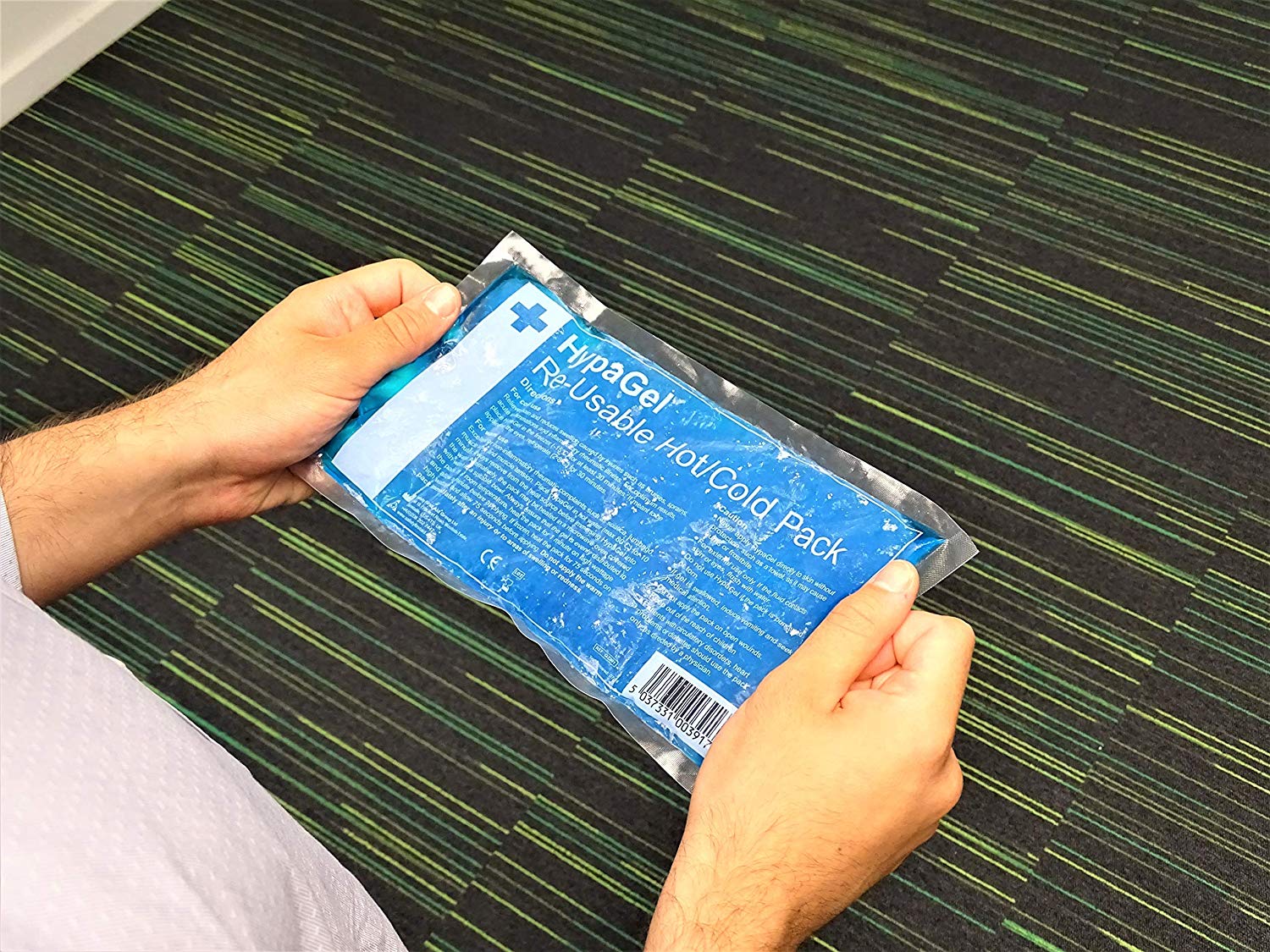 Safety First Aid Group HypaGel Reusable Hot/Cold Gel Pack for Sports First Aid Muscle and Pain Relief, Single, 27cm x 15cm - Image 4