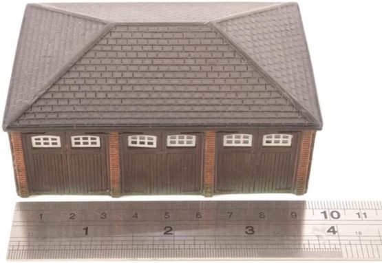 Hornby R9812 Triple Garage - Image 4