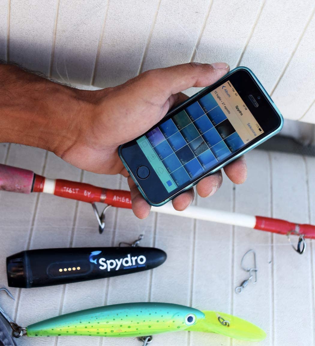Spydro Underwater Fishing Camera (32GB) with Premium Box Accessory Kit