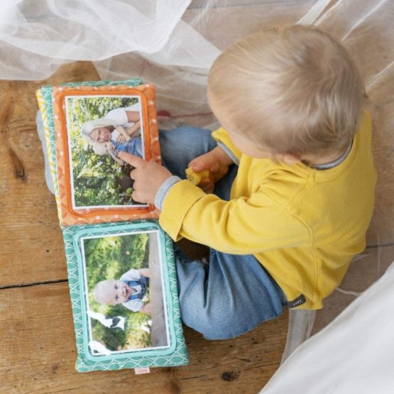 Fehn 066333 Lion Photo Book – Soft Picture Book to Memorise Faces and Learn Names for Babies and Toddlers from Newborns Upwards – Dimensions : 20 X 15 cm - Image 3