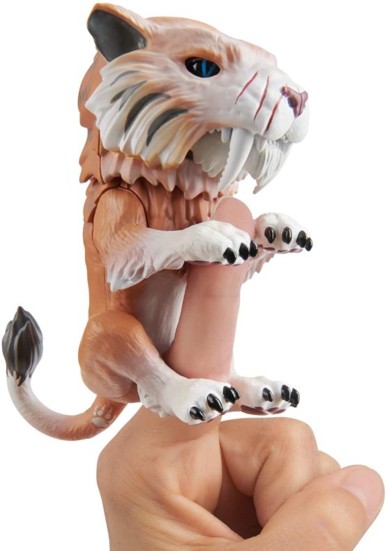 Fingerlings Untamed Sabre Tooth Bonesaw - Image 2
