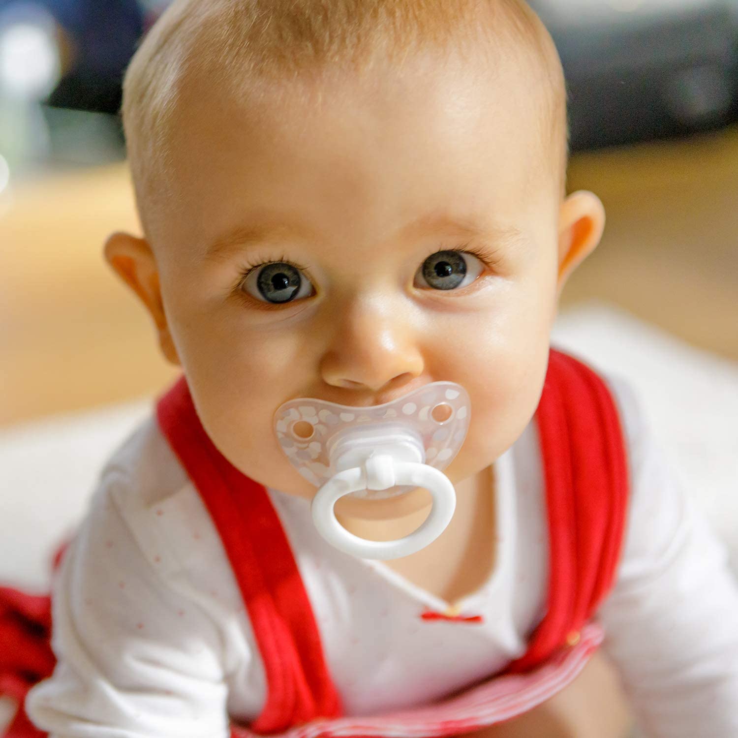 NUK Set of 4 Dummy Set, 2 x Happy Days Dummies & 2 x Fashion Dummies, 6