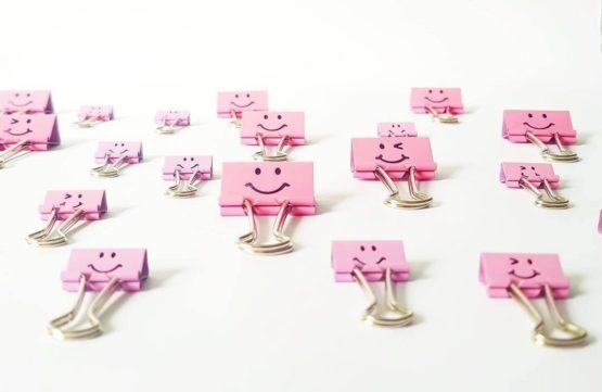 Rapesco 1352 32 mm Fun Foldback Clips, Candy Pink, Pack of 20 - Image 4