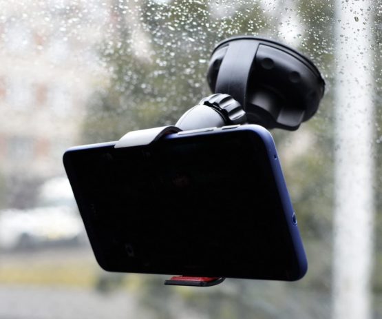 Lilware CG00156 Claws Universal Car Holder for Smartphone/GPS - Black/Red - Image 4