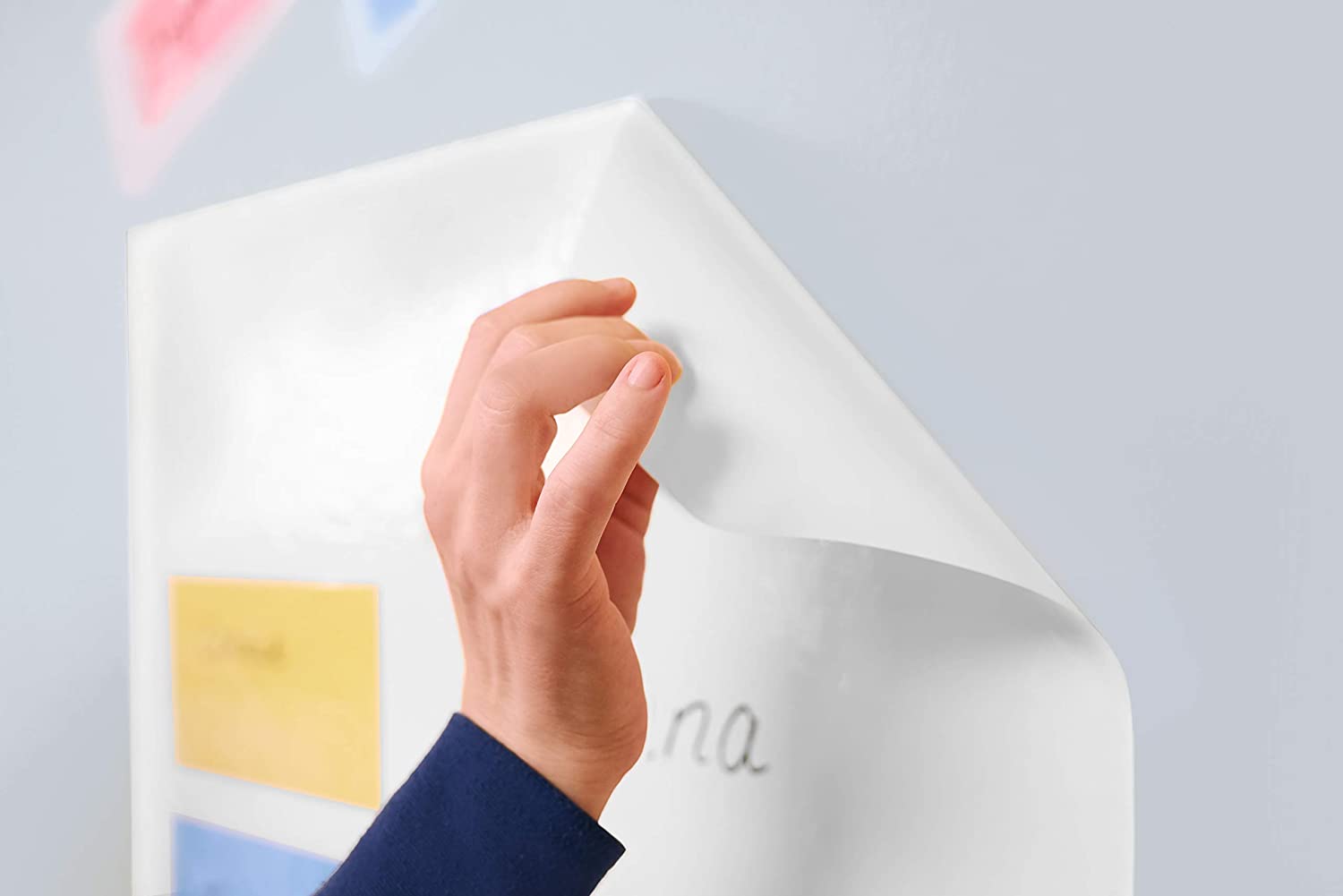 Legamaster Magic-Chart Whiteboard Foil - 60x80 cm - White - 25 Perforated Sheets, Incl. 1 Erasable Board Marker - Image 3