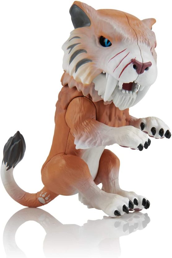 Fingerlings Untamed Sabre Tooth Bonesaw - Image 4