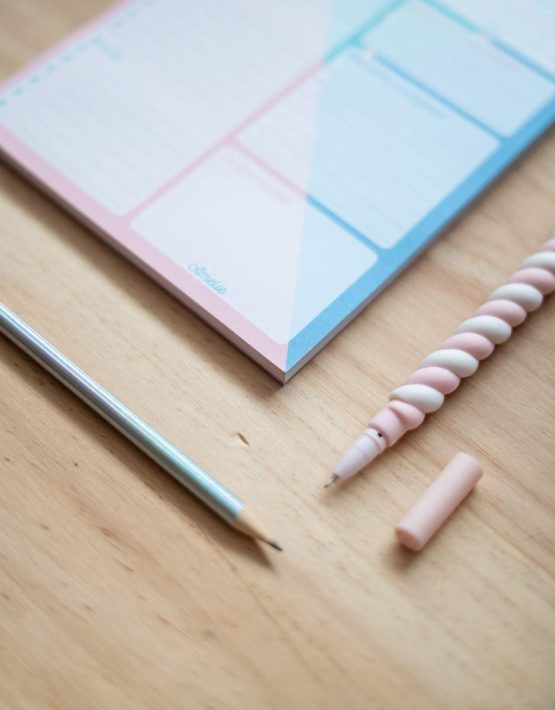 Erik® - Amelie Spanish Official - A5 Desk Pad with Daily, Weekly and Monthly Calendar - Image 4
