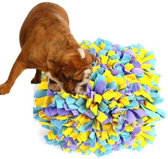 YEAKOO Dog Snuffle Mat, Hand Woven Dog Sniffing Pad Soft Pet Nose Work Smell Snuffle Mat Training Feeding Foraging Skill Blanket Dog Play Mats Puzzle Toys 45cmx45cm (Yellow/Purple/Blue) - Image 4