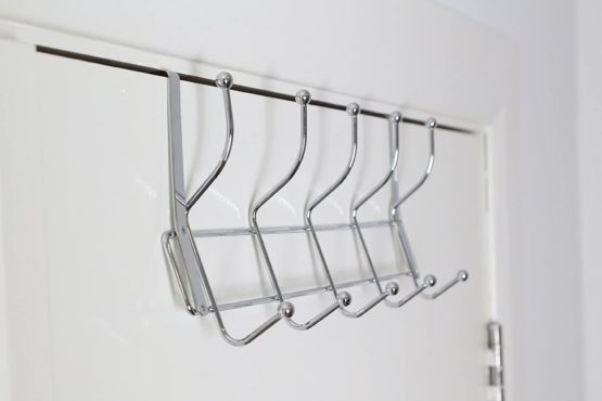 Premier Housewares 10 Hook Over the Door Hanger Chrome - Image 4