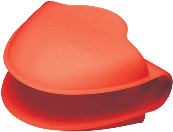 KitchenCraft Silicone Pot Holder, Heat Resistant with Magnet for Easy Storage, Red, 9 x 10.5 cm