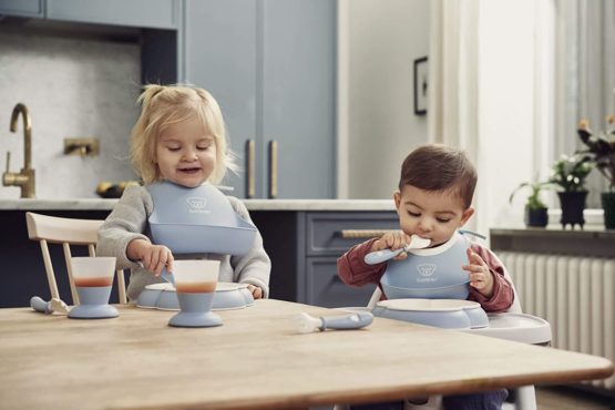 BABYBJÖRN Feeding Bib Set (Baby Bib + Small Baby Bib), Plastic, Powder Blue - Image 3