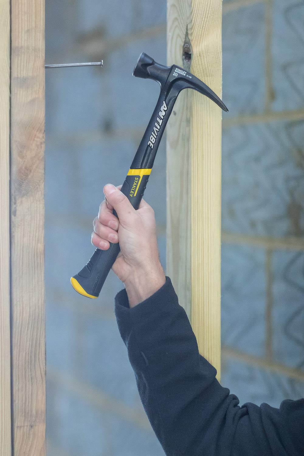 Stanley 151164 570g 20oz FatMax XL AVX Curve Claw Hammer, Black/Yellow, 570g (20oz) - Image 4