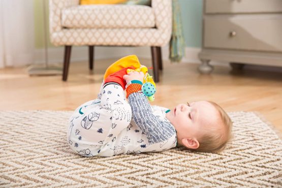 LAMAZE Gardenbug Wrist Baby Rattle Toy Baby Gift Set, Cute Foot Finder Baby Toy with Sensory Stimulation, Suitable for Boys & Girls From 0 - 6 Months, Styles May Vary LC27634 - Image 2