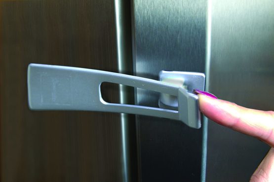 Dreambaby Refrigerater and Appliance Latch (Pack Of 2, Silver colour) - Image 2