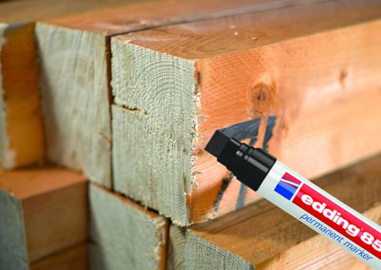 edding 850 Permanent Marker - Black - 5 Pens - Chisel Tip 5-15 mm - For Bold Markings - Waterproof, Quick-Drying, Smear-Proof Pens - For Cardboard, Plastic, Glass, Wood, Metal And Fabric - Image 2