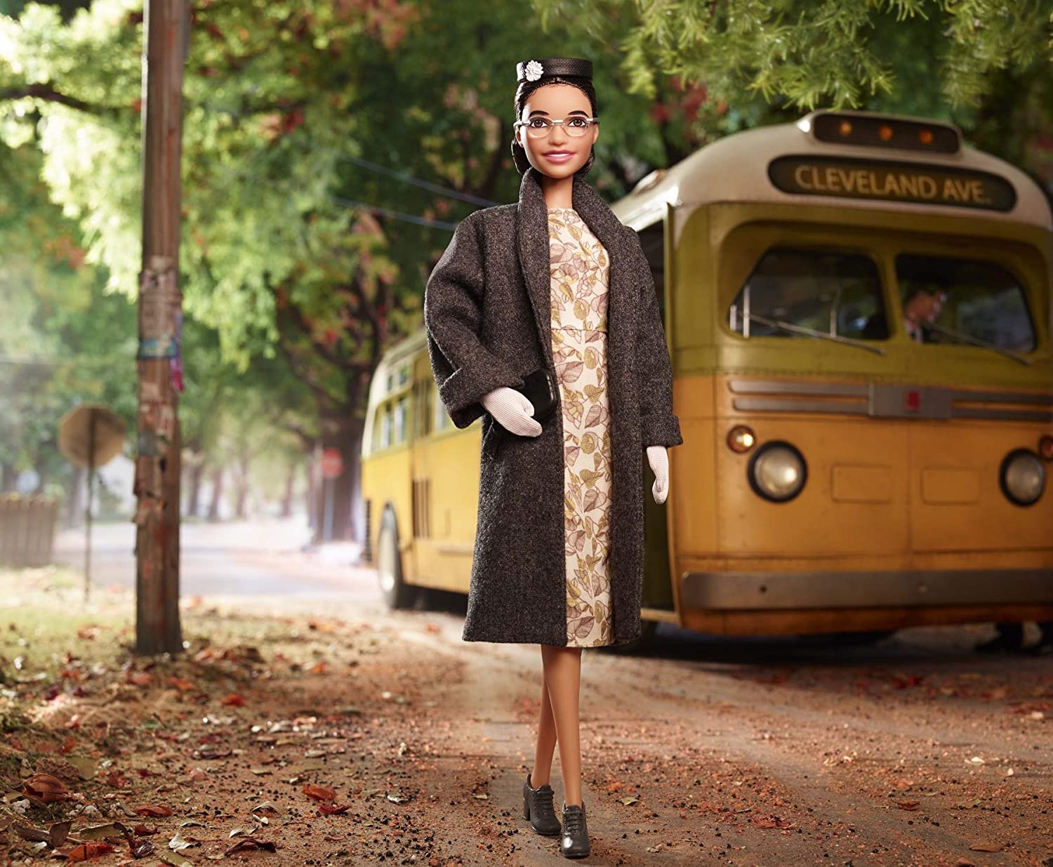 Barbie Inspiring Women Rosa Parks Doll, Multicoloured, Medium - Image 2