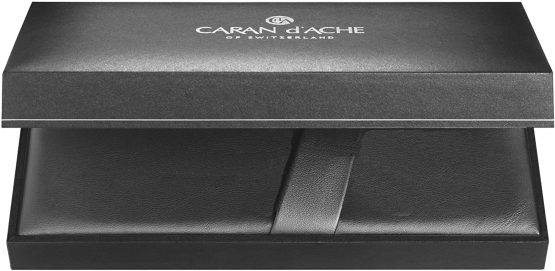 Caran d'Ache Leman Silver Plated Bicolor Medium Fountain Pen - Black - Image 4