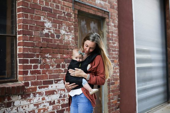 Boba Air Baby Carrier - Black - Breathable mesh Shoulder Straps, Padded Leg Openings for Extended Support and Comfort - Image 4