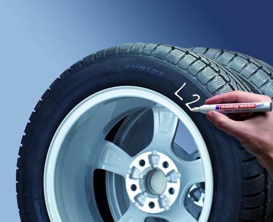 edding 8050 Tyre Marker - White - 1 Pen - Bullet Nib 2-4 mm - for Marking Tyres and Other Rubber Surfaces, Indoor and Outdoor Use, Waterproof - Image 3