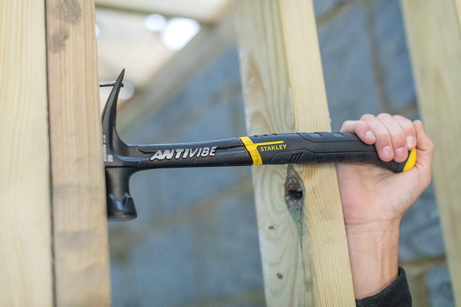 Stanley 151164 570g 20oz FatMax XL AVX Curve Claw Hammer, Black/Yellow, 570g (20oz) - Image 3