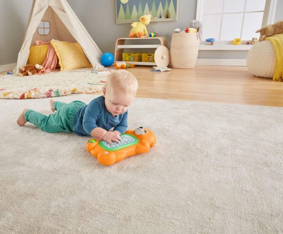 Fisher-Price Linkimals Lola la Lplus, Interactive Baby Learn Alphabet, Sounds and Lights, French Version, 9 Months and Above, GJB02 - Image 2
