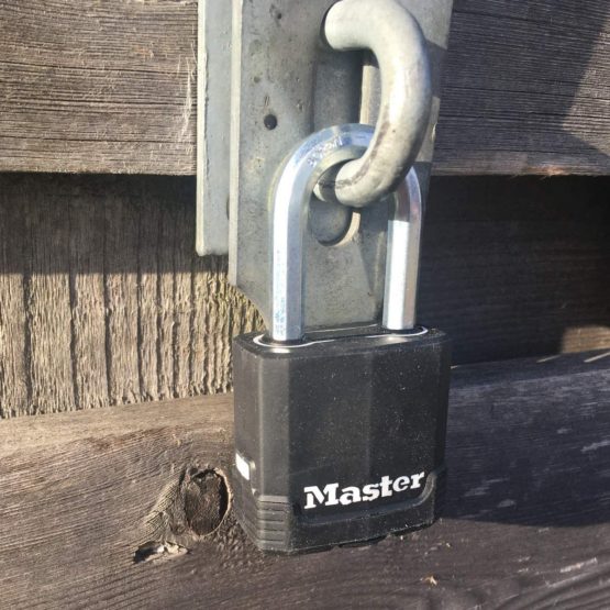Master Lock Heavy Duty Padlock [Key] [Covered Laminated Steel] [Weatherproof and Rustproof] [Medium Shackle] M115EURDLF - Best Used for Storage Units, Sheds, Garages, Fences - Image 4