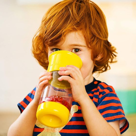 Munchkin Miracle 360 Fruit Infuser Sippy Cup, 14 oz/414 ml, Yellow - Image 4