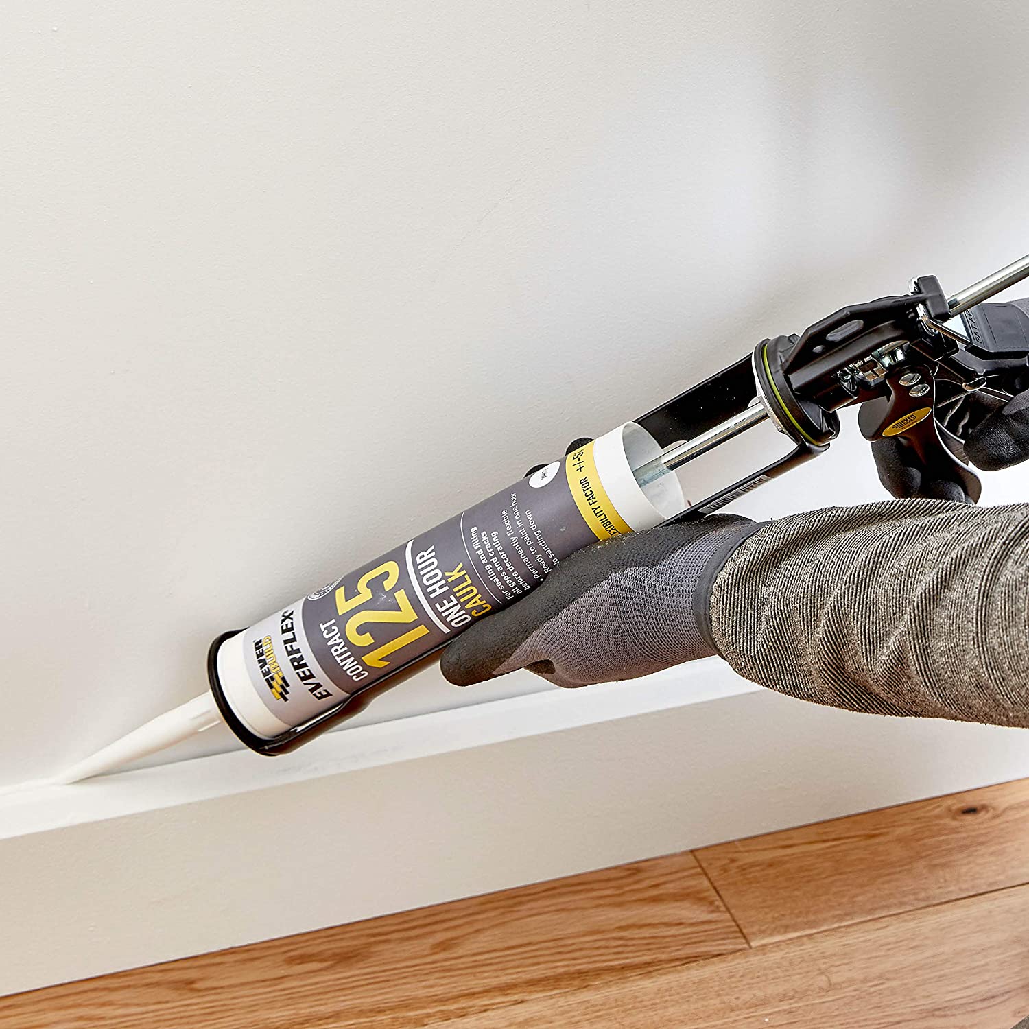 Everbuild Everflex 125 One Hour Caulk, Magnolia, 300ml - Image 3