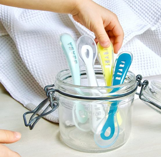 BÉABA - Silicone Spoon for Baby and Children - Stage 2 - Soft - Rounded tip - Ergonomic Handle - Blue - Image 3