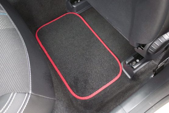 Safe Travel 27552 Universal Car Mats, Right Hand Drive (RHD), Welded Heel, Red Binding - Image 2