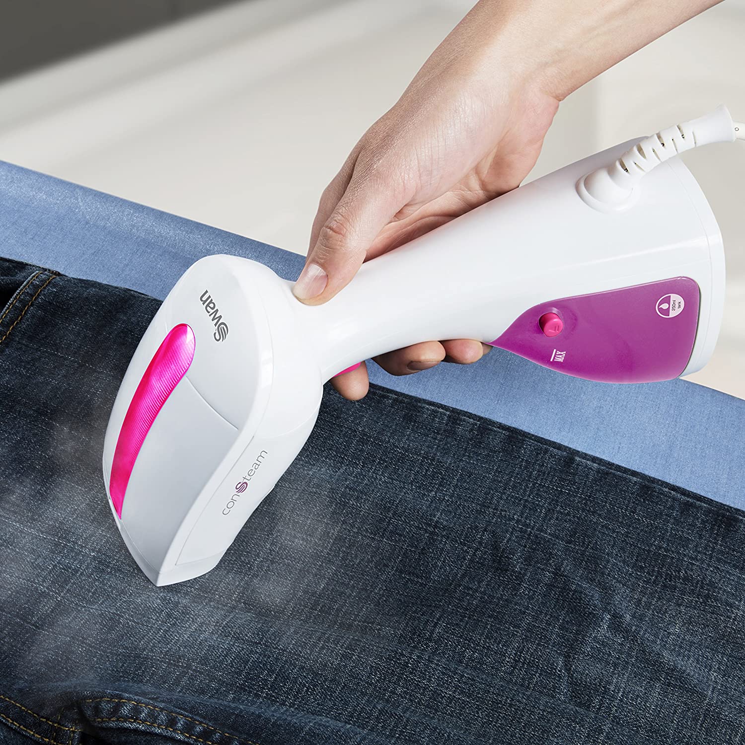 Swan SI12020N Handheld Garment Steamer, Lightweight, Removable Fabric Brush, Extra-Long 1.9m Power Cable, 1100W - Image 3