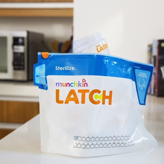 Munchkin Cool Touch Microwave Steriliser Bags, Pack of 6 Reusable Bags - Image 3