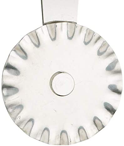 KitchenCraft Oval Handled Professional Pastry Wheel Cutter, Ravioli Cutter Ideal for Cutting Pastry Dough and Pasta - Image 4