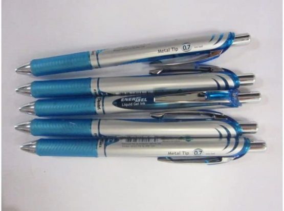 5x PENTEL BL77 ENERGEL RETRACTABLE ROLLER BALL PENS. BLACK INK. 0.7mm METAL TIP. RUBBER GRIP. BL77-A x5 - Image 3