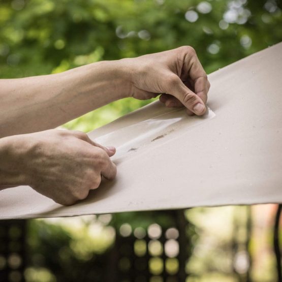 T Rex Tape Ferociously Strong Clear Repair Tape, 48mm x 8.2m easy to tear by hand and it sticks to wet surfaces in all weather and is UV resistant - Image 3