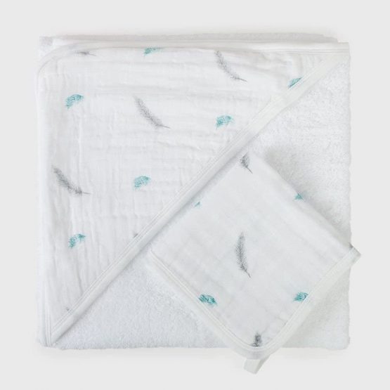 Petite Piccolo Super-soft Muslin Hooded Baby Towel and Washcloth Set with Floating Feather Design - Image 4