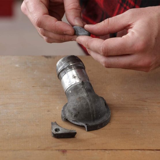 J-B Weld 8267 SteelStik Epoxy Putty - Image 4