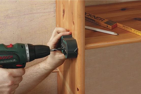 wolfcraft Accumobil Mobile Drill Guide 4685000 | Handy drill bit for precise drilling at right angles, with practical drilling brushes and positioning lines - Image 4