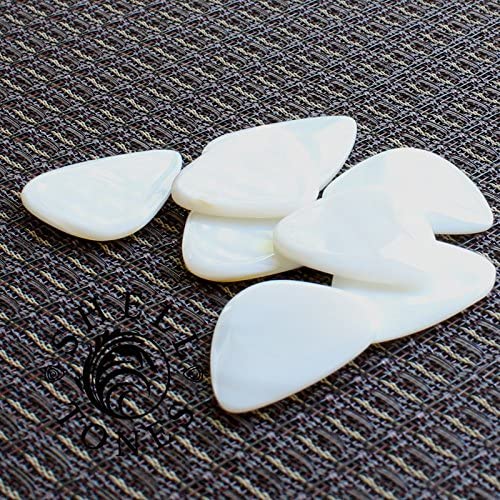 Shell Tones - Freshwater Mop - Individual Plectrum, Natural, 30 x 26 x 2.5 millimeter - Image 4