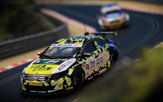 Scalextric C3864 Volkswagen BTCC VW Passat, Aron Smith Car - Image 3