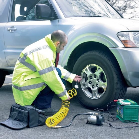 Ring RAC900 Heavy Duty Tyre Inflator, Air Compressor with 7m extendable airline, brass connector and storage bag - Image 4