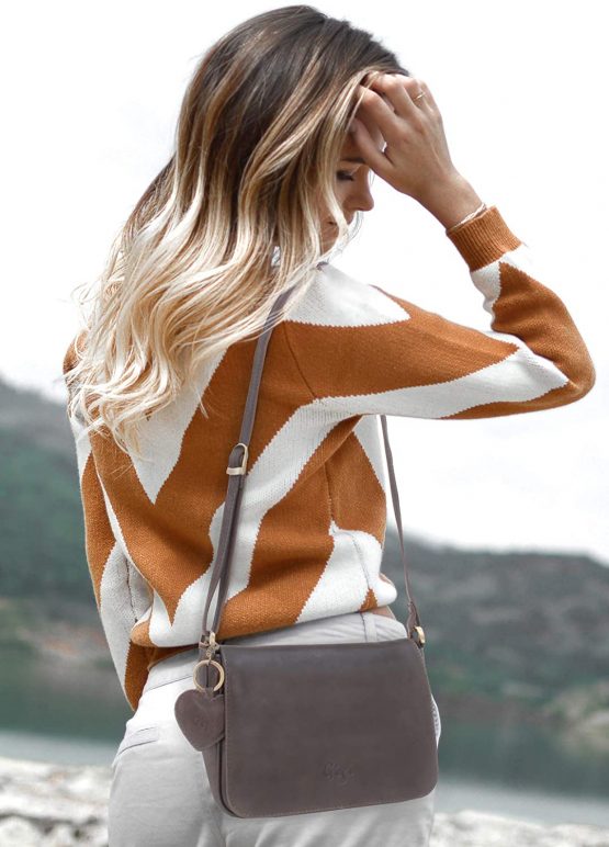 GIGI - Women's Leather Flap Over Cross Body Handbag - Organiser Shoulder Bag with Long Adjustable Strap - OTHELLO 14578 - Image 2