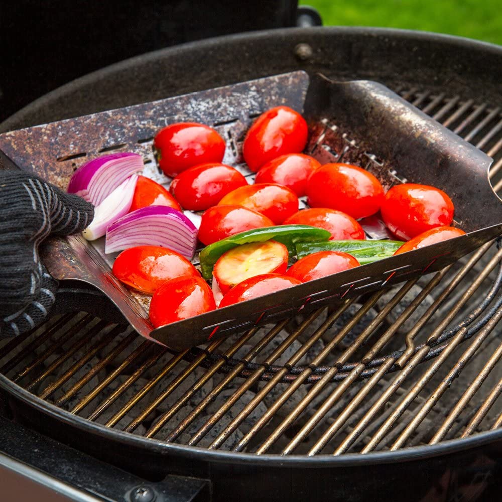 Weber Deluxe Grill Basket, Large (35 x 30cm), Heat Resistant & Dishwasher Safe BBQ Grill Pan Made of Stainless Steel - Image 3