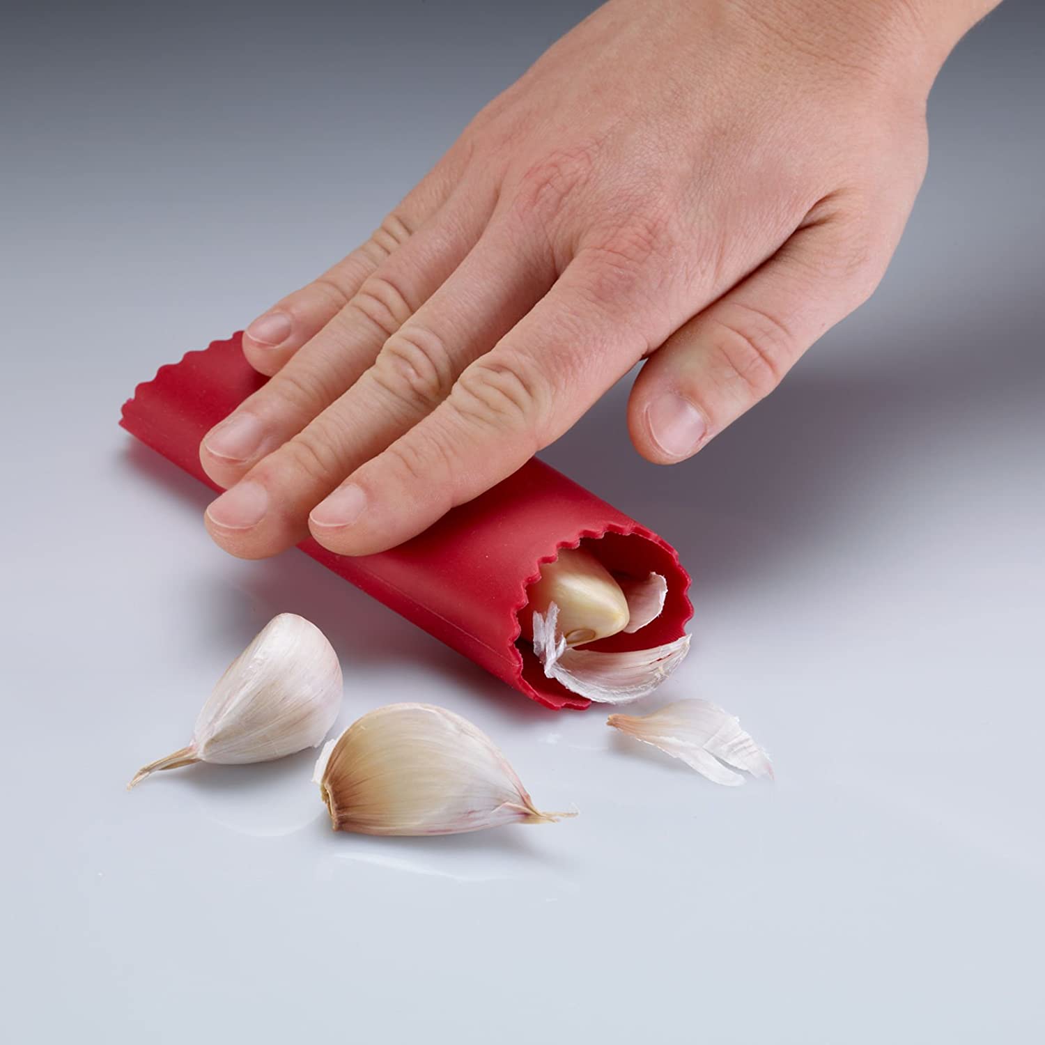 Westmark Garlic Peeler Roll, Length: 13.3 cm, ø 3.4 cm, Silicone, Peel-Fix, Red, 11922280, 13.3 x 3.4 x 3.4 cm - Image 3