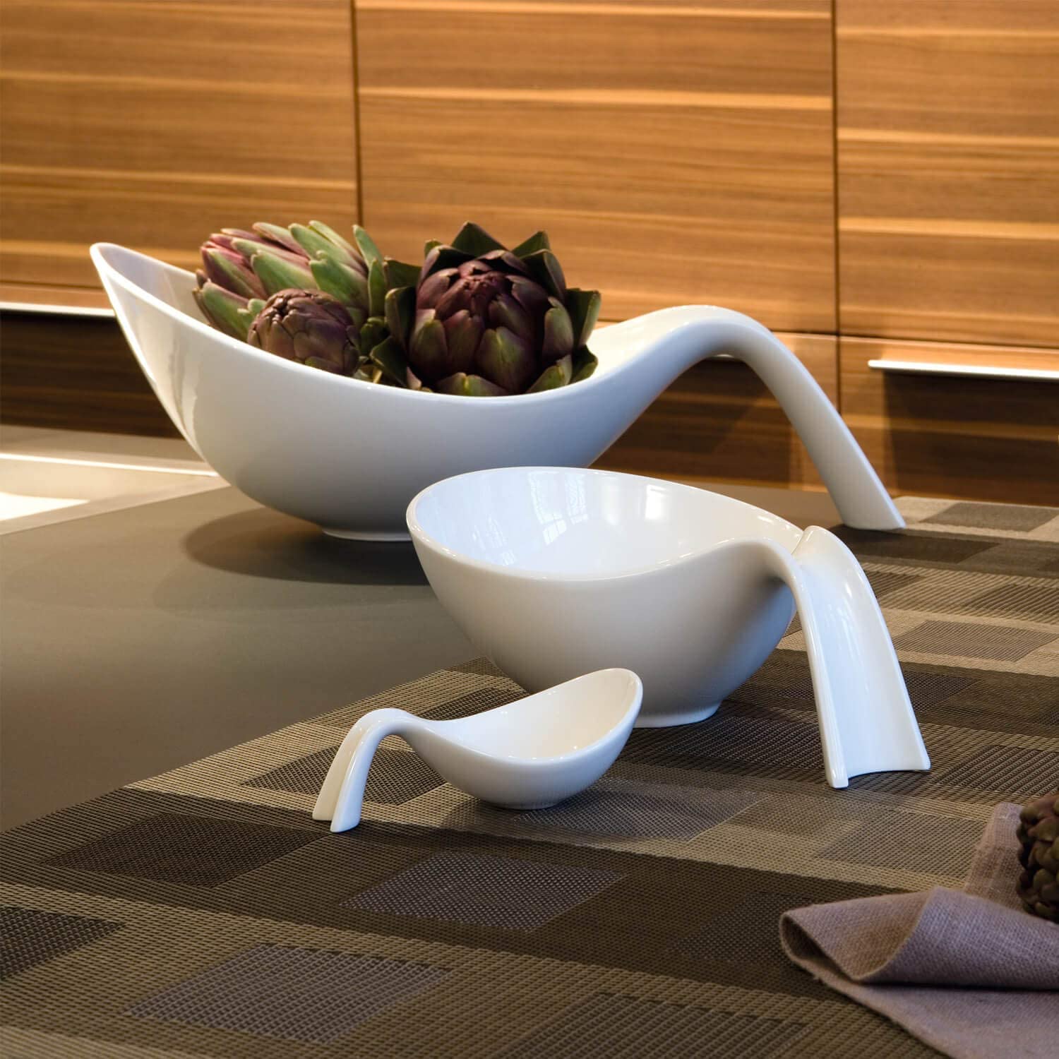 Villeroy & Boch - Flow Bowl with Handle, for Large Salads/soups/Pasta, Premium Porcelain, Dishwasher and Microwave Safe, White, 1800 ml - Image 2